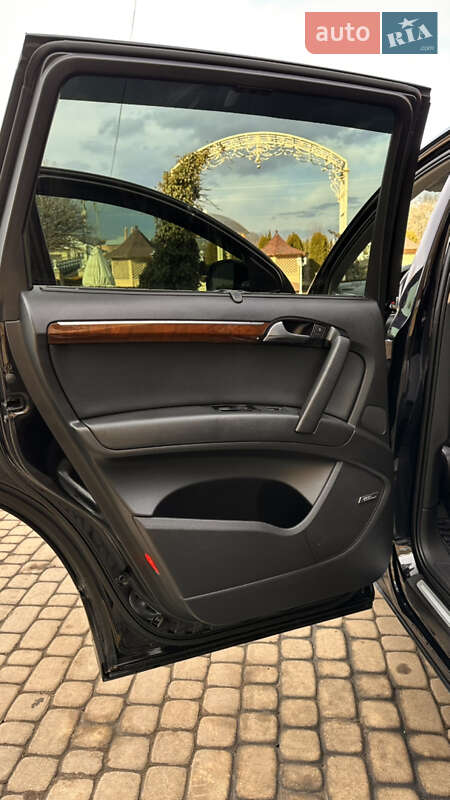 Позашляховик / Кросовер Audi Q7 2012 в Косові