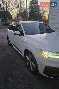 Внедорожник / Кроссовер Audi Q7 2020 в 