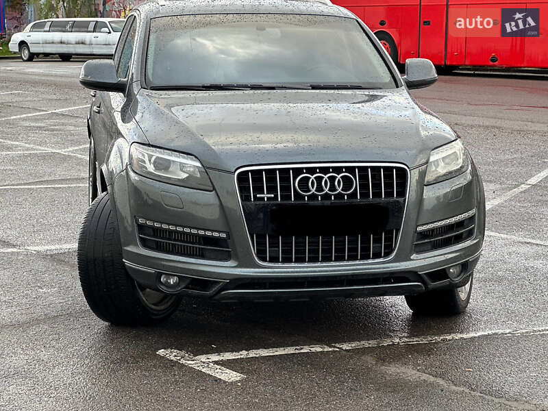 Позашляховик / Кросовер Audi Q7 2015 в Львові