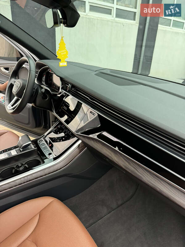 Позашляховик / Кросовер Audi Q7 2020 в Жовкві