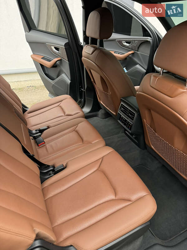 Позашляховик / Кросовер Audi Q7 2020 в Жовкві