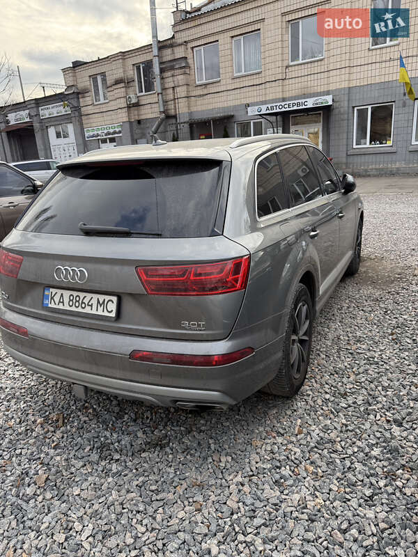 Позашляховик / Кросовер Audi Q7 2017 в Києві
