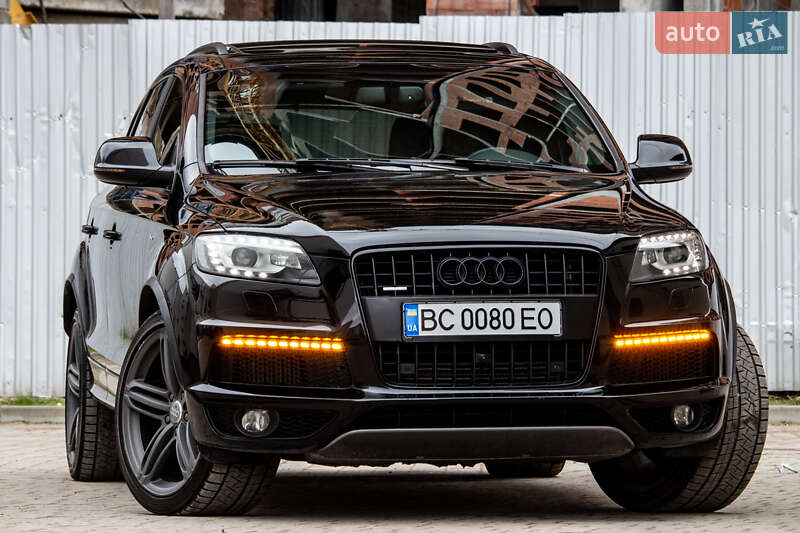 Позашляховик / Кросовер Audi Q7 2015 в 