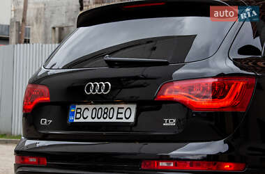 Позашляховик / Кросовер Audi Q7 2015 в 