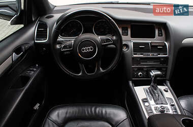 Позашляховик / Кросовер Audi Q7 2015 в 