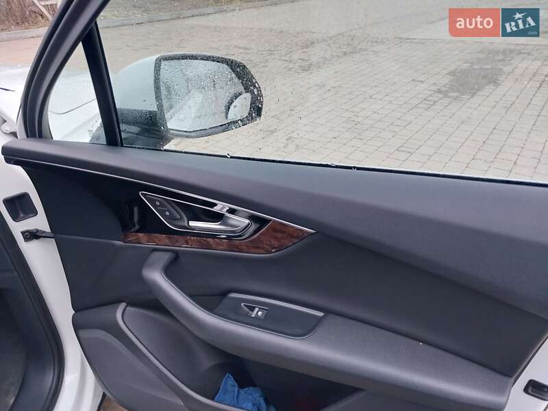 Внедорожник / Кроссовер Audi Q7 2018 в Бучаче