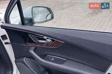 Внедорожник / Кроссовер Audi Q7 2018 в 