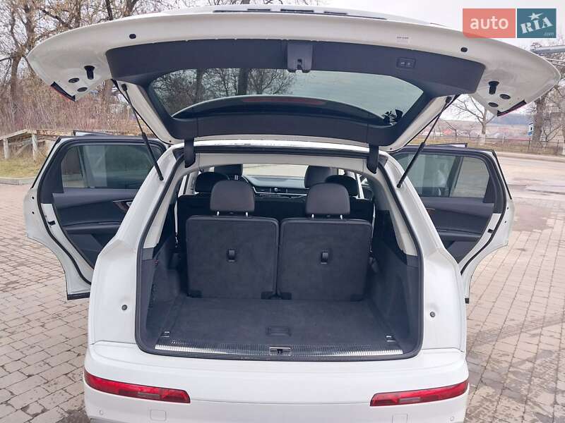 Внедорожник / Кроссовер Audi Q7 2018 в Бучаче