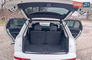Внедорожник / Кроссовер Audi Q7 2018 в 