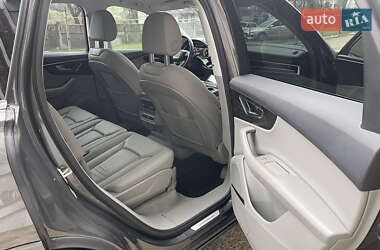Внедорожник / Кроссовер Audi Q7 2021 в 