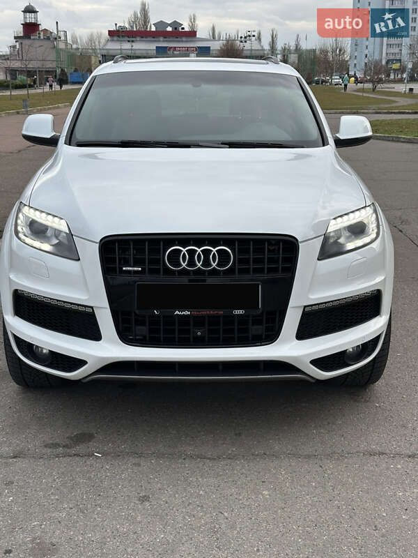 Внедорожник / Кроссовер Audi Q7 2014 в Черкассах