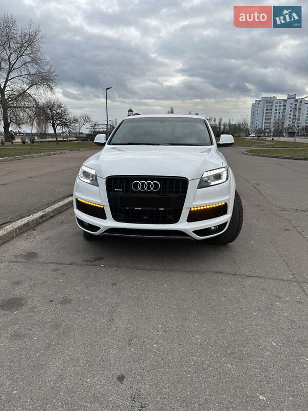 Внедорожник / Кроссовер Audi Q7 2014 в Черкассах
