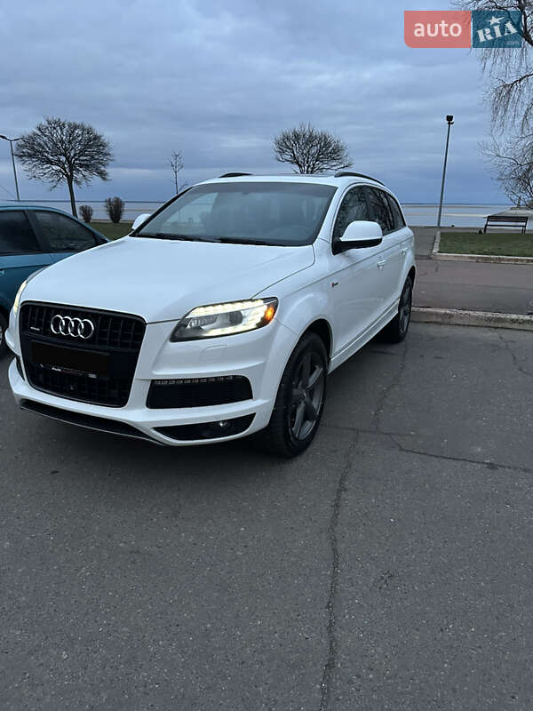 Внедорожник / Кроссовер Audi Q7 2014 в Черкассах