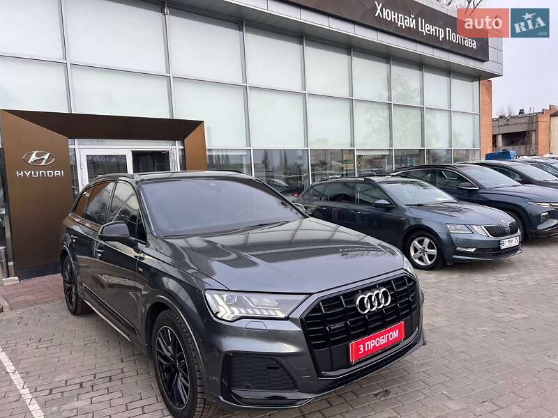 Позашляховик / Кросовер Audi Q7 2021 в Полтаві