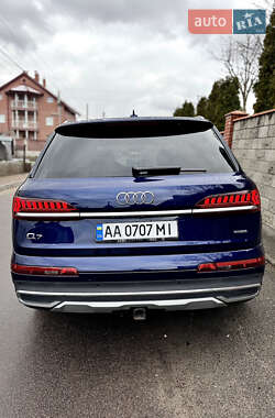 Позашляховик / Кросовер Audi Q7 2020 в Києві