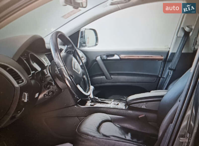 Позашляховик / Кросовер Audi Q7 2015 в Львові