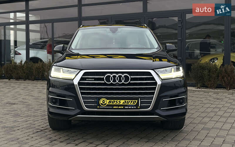 Внедорожник / Кроссовер Audi Q7 2016 в 