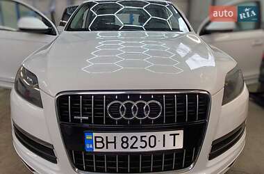 Внедорожник / Кроссовер Audi Q7 2014 в 