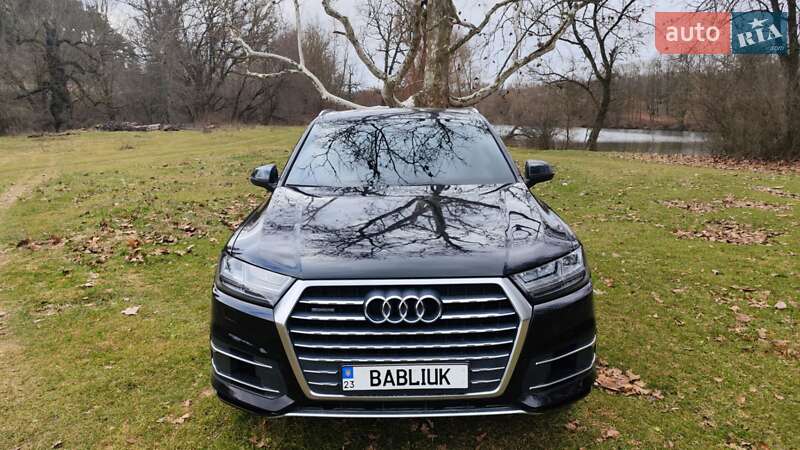 Внедорожник / Кроссовер Audi Q7 2016 в Каменец-Подольском