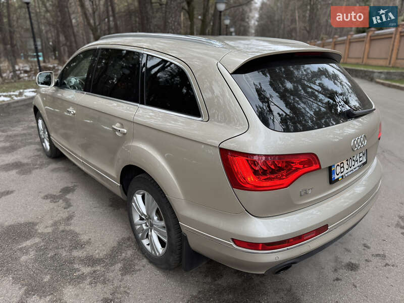 Позашляховик / Кросовер Audi Q7 2010 в Чернігові