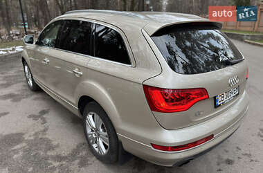 Позашляховик / Кросовер Audi Q7 2010 в 