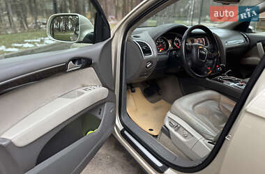 Позашляховик / Кросовер Audi Q7 2010 в 
