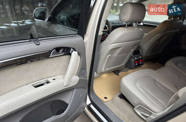 Позашляховик / Кросовер Audi Q7 2010 в 