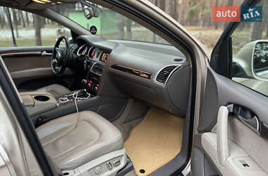 Позашляховик / Кросовер Audi Q7 2010 в 