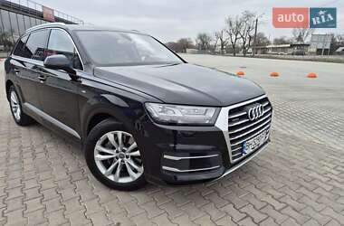 Внедорожник / Кроссовер Audi Q7 2015 в 