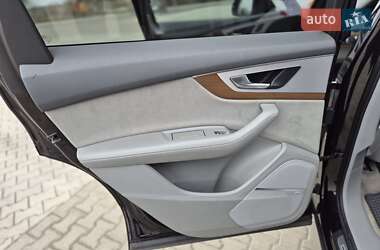 Внедорожник / Кроссовер Audi Q7 2015 в 