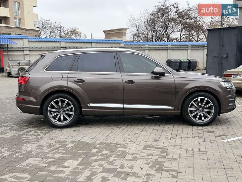 Позашляховик / Кросовер Audi Q7 2017 в Одесі