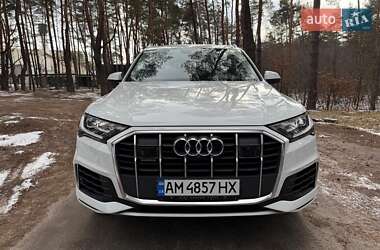 Внедорожник / Кроссовер Audi Q7 2021 в 