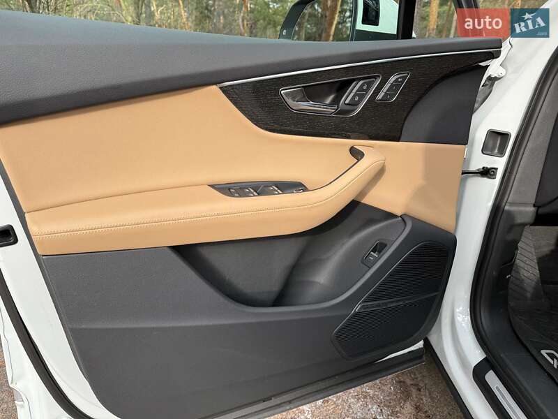 Внедорожник / Кроссовер Audi Q7 2021 в Киеве