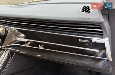 Внедорожник / Кроссовер Audi Q7 2021 в 