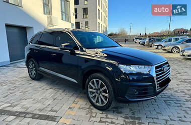 Внедорожник / Кроссовер Audi Q7 2016 в 