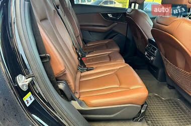 Внедорожник / Кроссовер Audi Q7 2016 в 