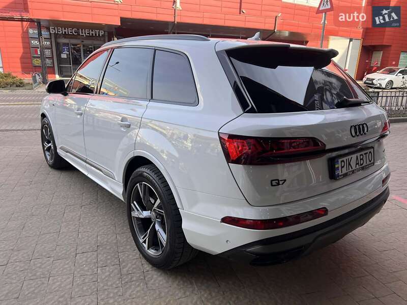 Позашляховик / Кросовер Audi Q7 2020 в Львові