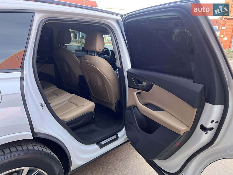 Позашляховик / Кросовер Audi Q7 2020 в Львові