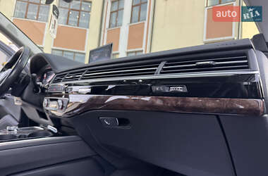 Внедорожник / Кроссовер Audi Q7 2016 в 