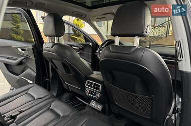 Внедорожник / Кроссовер Audi Q7 2016 в 
