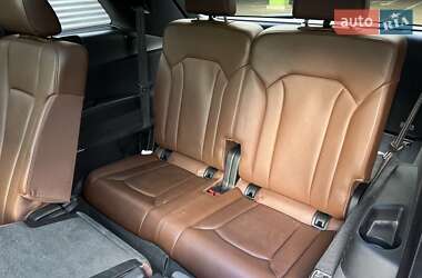 Позашляховик / Кросовер Audi Q7 2016 в 