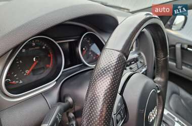 Позашляховик / Кросовер Audi Q7 2013 в 