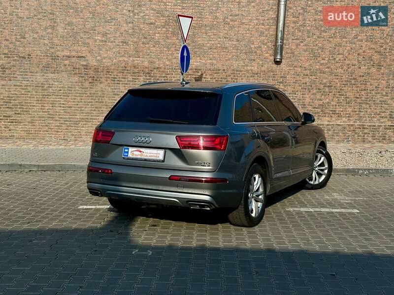 Позашляховик / Кросовер Audi Q7 2015 в Одесі