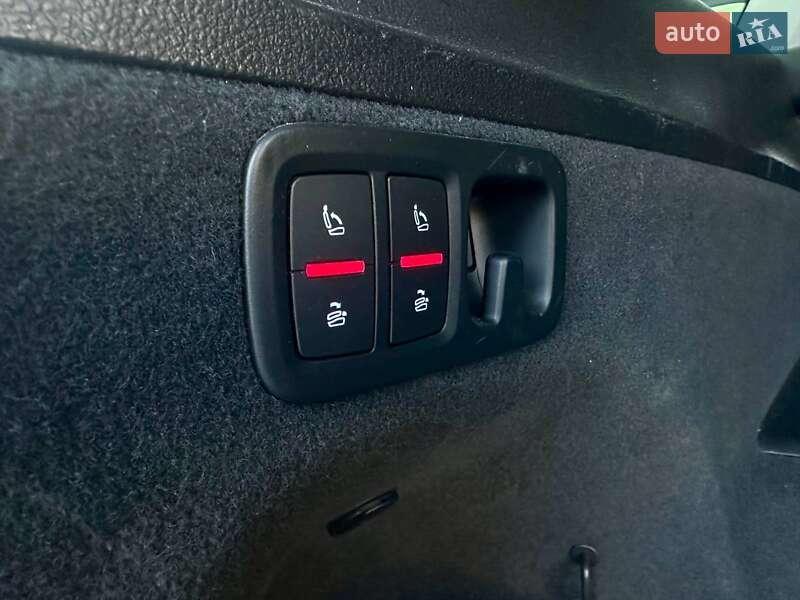 Позашляховик / Кросовер Audi Q7 2015 в Одесі