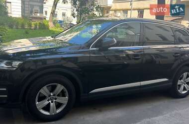 Внедорожник / Кроссовер Audi Q7 2017 в 