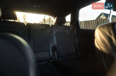 Внедорожник / Кроссовер Audi Q7 2018 в 