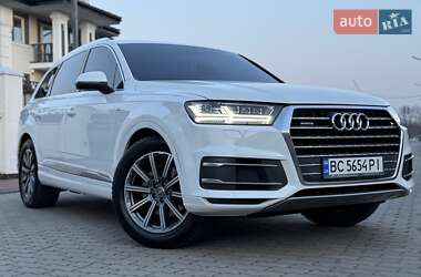 Внедорожник / Кроссовер Audi Q7 2017 в Стрые