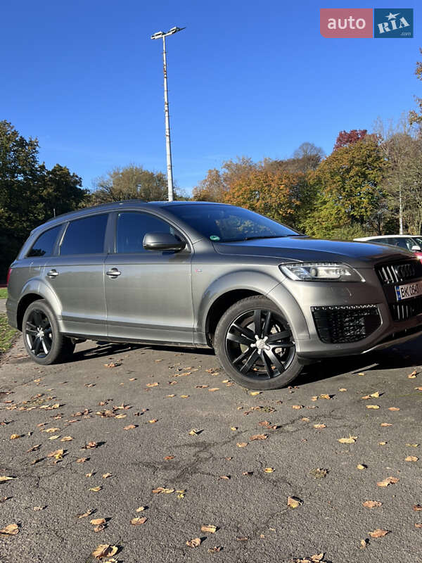 Позашляховик / Кросовер Audi Q7 2014 в Сарнах