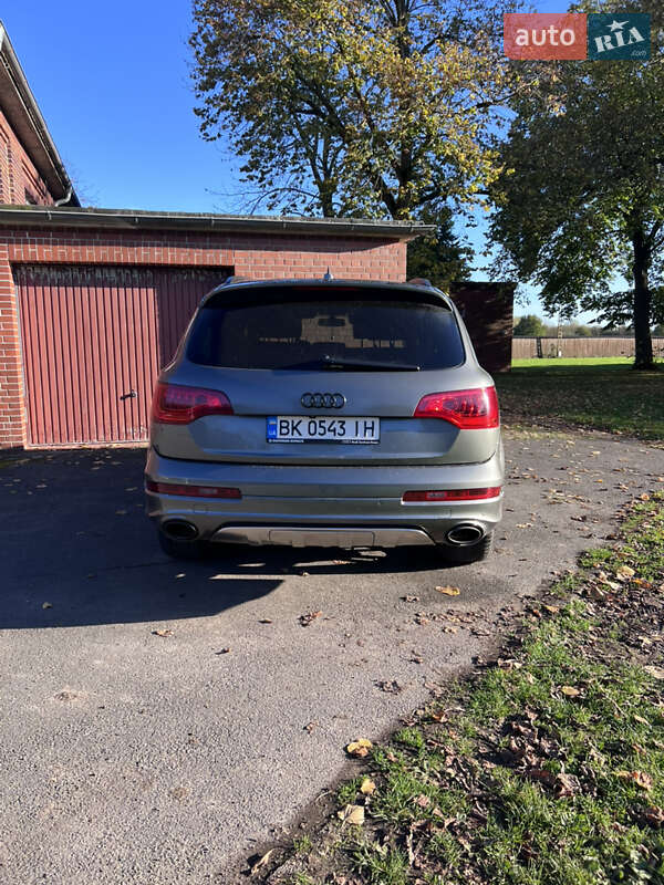 Позашляховик / Кросовер Audi Q7 2014 в Сарнах