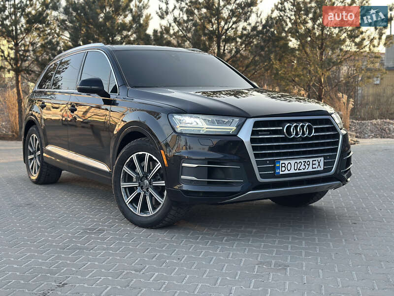 Внедорожник / Кроссовер Audi Q7 2016 в Ровно